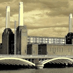 Battersea Power Station & Chelsea Bridge painting on canvas